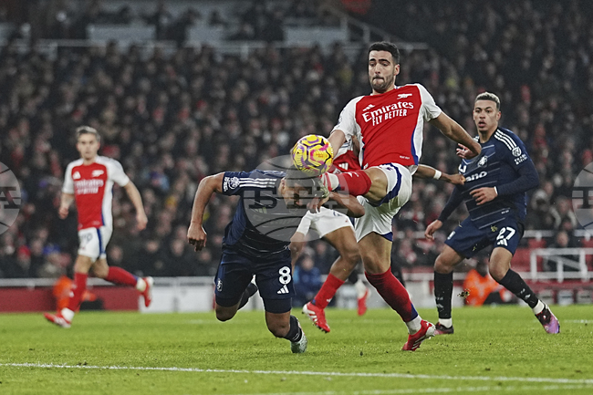 Арсенал изпусна два гола преднина и стигна само до реми с Астън Вила