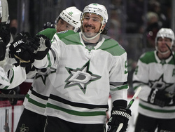 Stars Avalanche Hockey