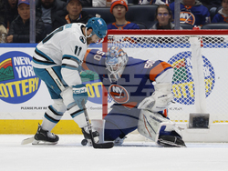 Sharks Islanders Hockey