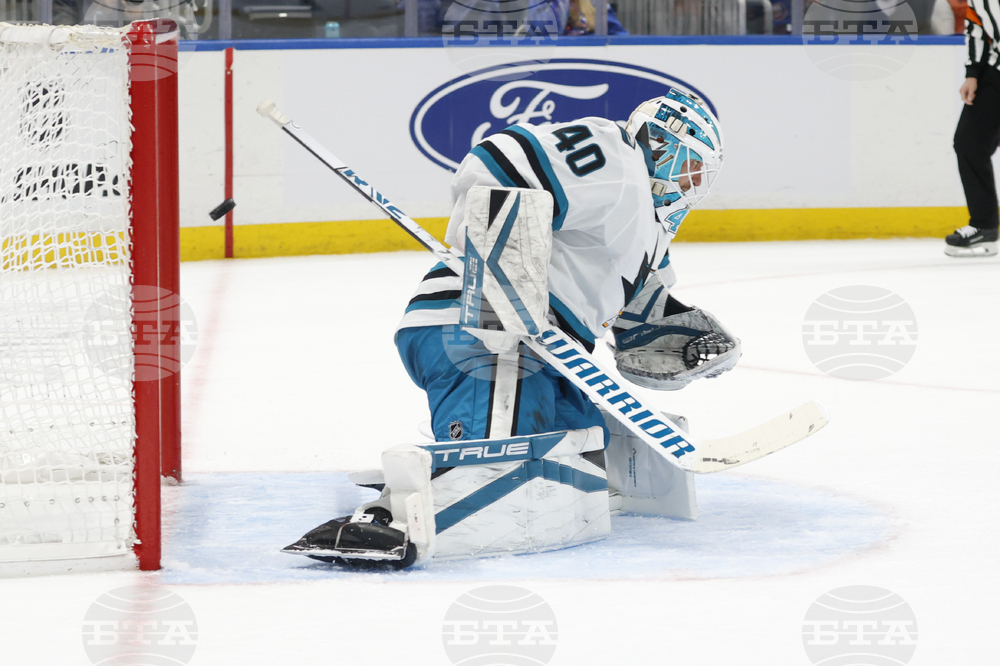 Александър Георгиев направи 25 спасявания при загуба на Сан Хосе в НХБЛ, победи за лидера в редовния сезон Уинипег и за шампиона Флорида