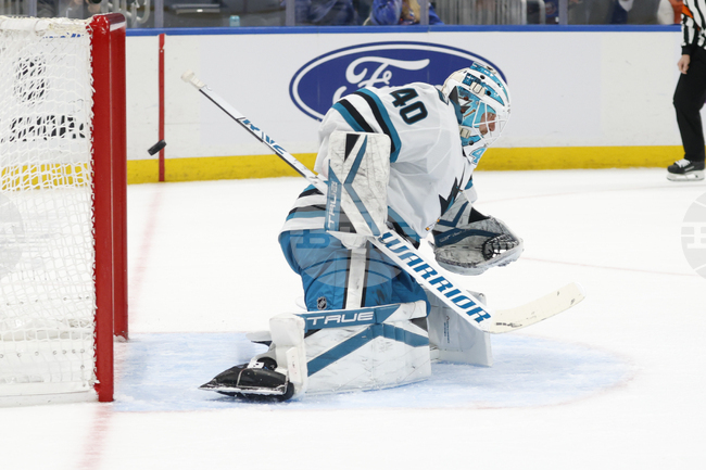 Александър Георгиев направи 25 спасявания при загуба на Сан Хосе в НХБЛ, победи за лидера в редовния сезон Уинипег и за шампиона Флорида