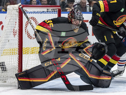 Oilers Canucks Hockey