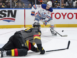 Oilers Canucks Hockey