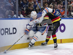 Oilers Canucks Hockey