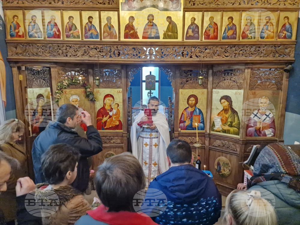 Трябва да направим Бог основа на нашия живот, каза отец Давид от храм „Св. Мина“ във Велико Търново