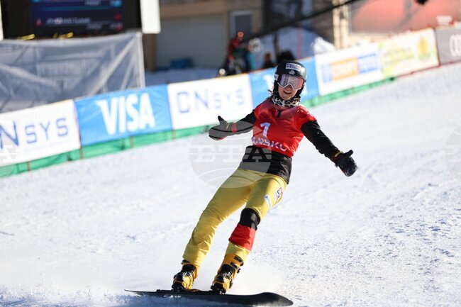 Germany's Hofmeister Makes It Three In a Row, 15-Year-Old Zamfirova Impresses on Day 2