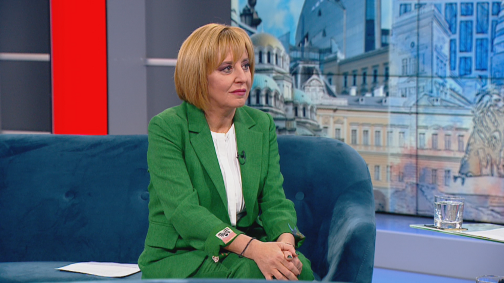 Манолова: Няма как да съм в една стая с тези, които биеха протестиращите младежи през 2020 г.