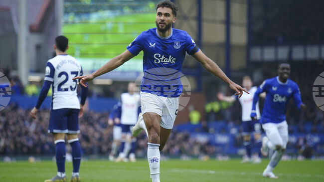 Доминик Калвърт-Люин преминава в Лийдс