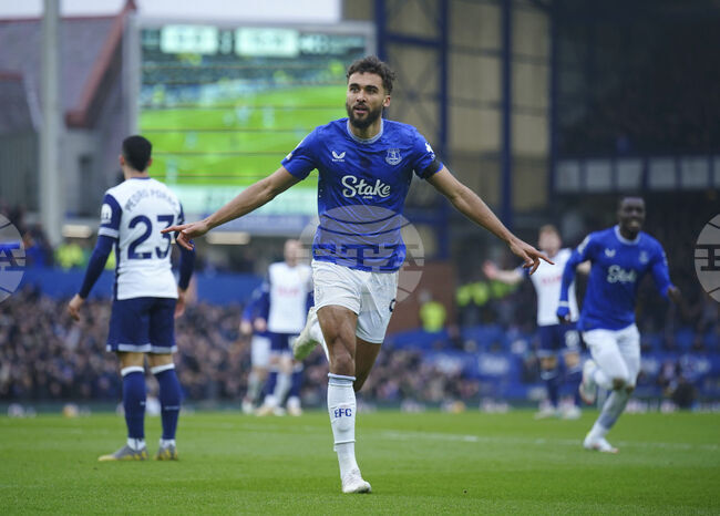 Доминик Калвърт-Люин преминава в Лийдс