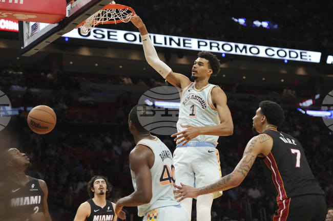 Звездата на Сан Антонио Спърс Виктор Уембеняма: "Гордост и отговорност да играем в Париж"