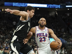 76ers Bucks Basketball