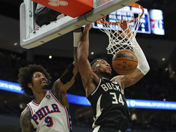 76ers Bucks Basketball