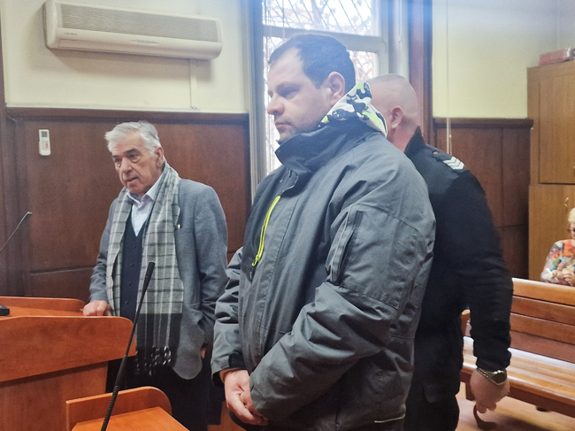 Съдът в Хасково остави в ареста обвиняем за грабеж на офис за бързи кредити в областния град