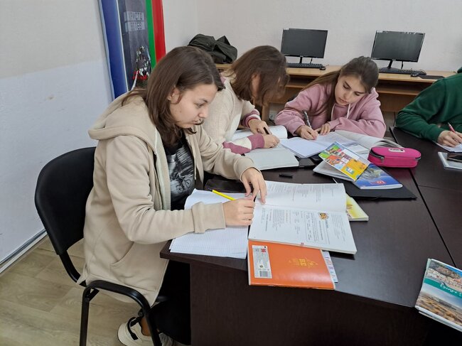 В Българското неделно училище „Българска светлица“ в Измаил бяха разгледани нови теми по български език