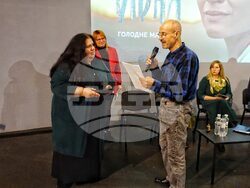 По време на прожекцията на документалния филм „Йона. „Гладно безумие“ и публичния разговор за масовия изкуствен глад от 1946-1947 г. в украинската Бесарабия. Снимки: сайтът на Музея на гладомора в Киев