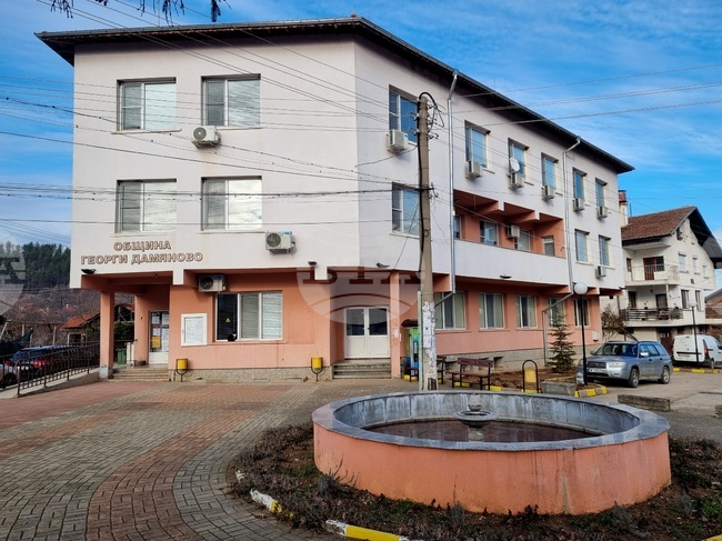 На изборите в село Дълги дел до 10:00 часа са гласували 30 от 104 избиратели