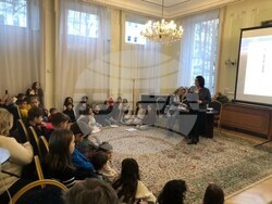 Интерактивна лекция „Мюзикъли за деца и присъствието на фолклора в тях“ се състоя в Българското посолство в Лондон