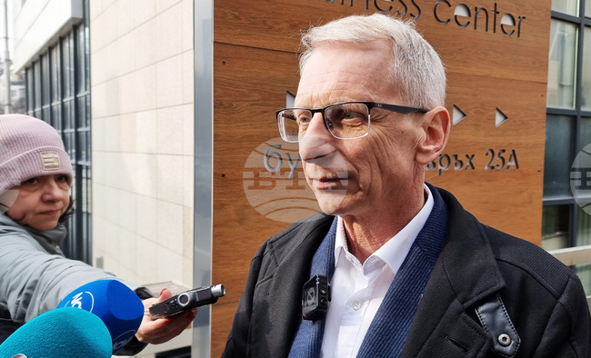 Оттеглянето на Ивайло Иванов е добра стъпка, коментира Николай Денков