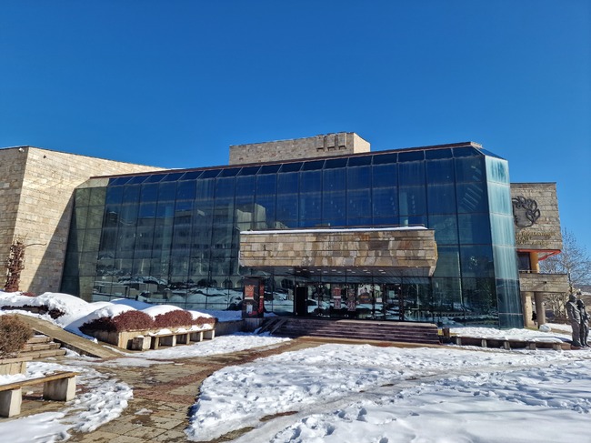 Две експертизи ще бъдат назначени по разследването за сключване на неизгодна сделка в Родопски драматичен театър