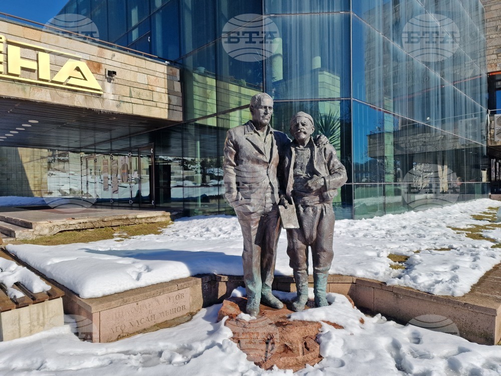 Десет автори участват в конкурса за Националната литературна награда „Николай Хайтов“