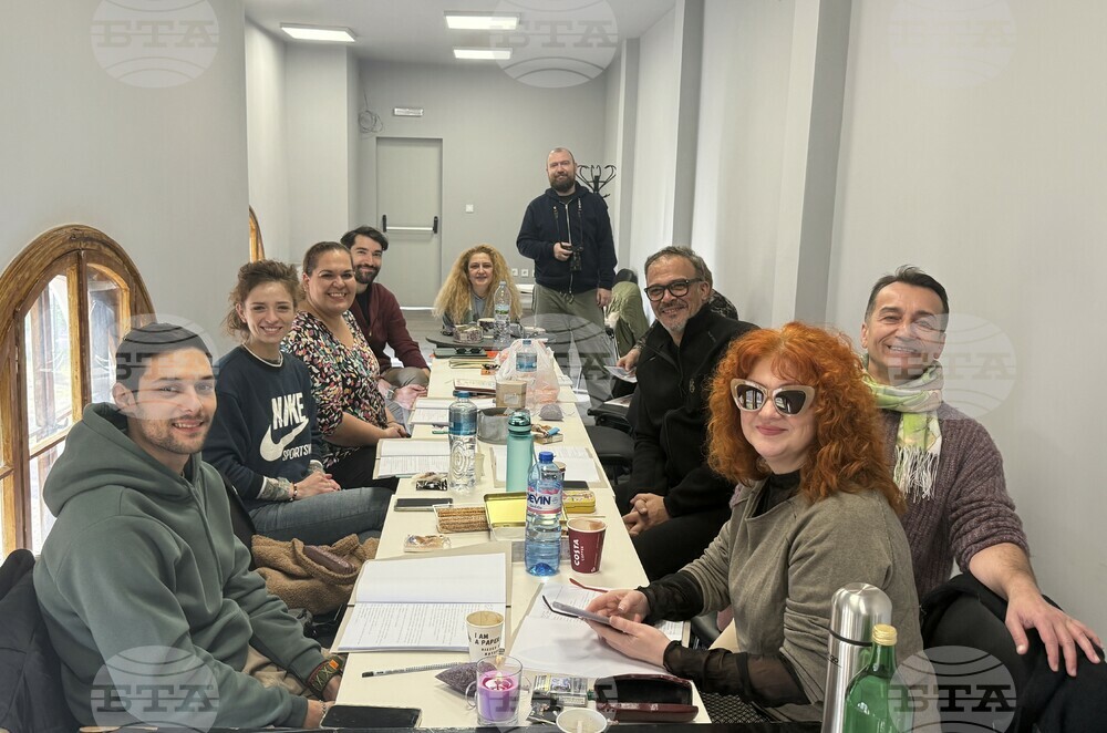 Във Варненския драматичен театър започнаха репетициите на спектакъла „Лавандулови момичета“ по пиесата на Шон Маккена