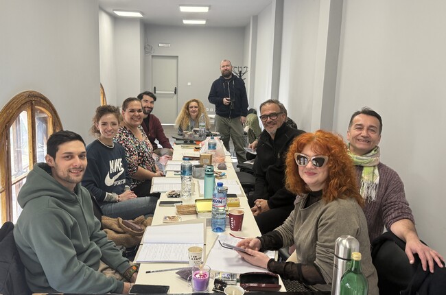 Във Варненския драматичен театър започнаха репетициите на спектакъла „Лавандулови момичета“ по пиесата на Шон Маккена