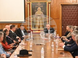 Заедно с ректорите ще набележим националните приоритети във висшето образование, каза министър Красимир Вълчев на среща с тях. Снимка: МОН