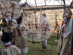 Село Гиген - Ивановден - мечкари