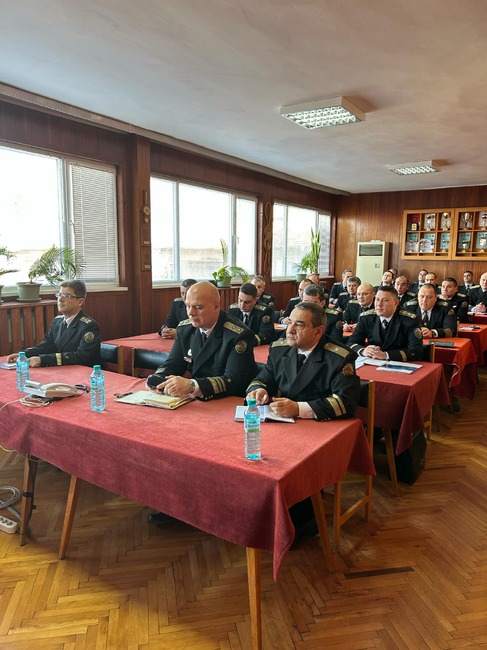 Български Военноморски Сили: Проведе се годишния анализ на подготовката във Флотилия бойни и спомагателни кораби