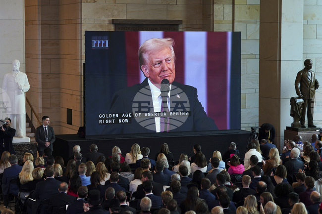 Край на "социалния инженеринг" с расата и пола, каза Тръмп