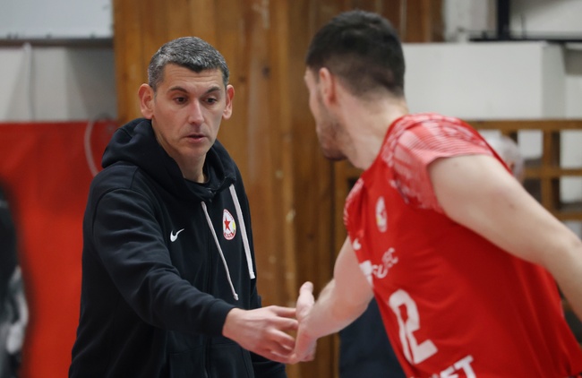 "Имахме своите шансове, но Локомотив бе по-добър от нас", заяви наставникът на ЦСКА Александър Попов 