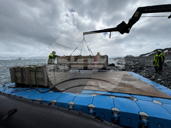 Antarctic - Livingston Island - cargo handling