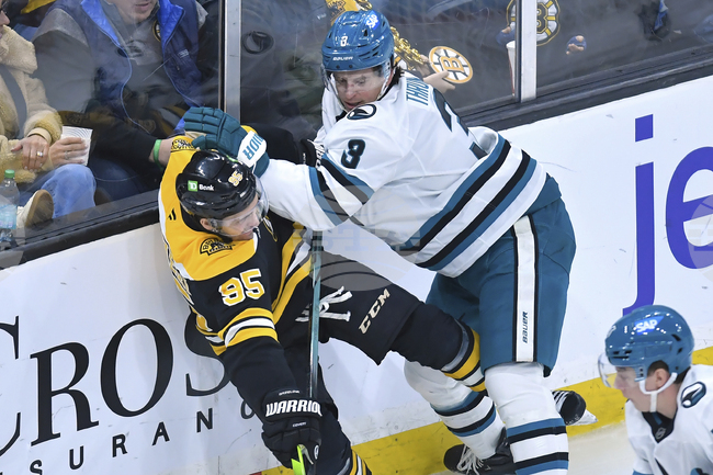 Бостън се справи при домакинството си на Сан Хосе в Националната хокейна лига