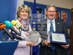 Снимка: Министерство на младежта и спорта - Министър Весела Лечева се срещна с президента на Международната федерация по тенис Дейвид Хагърти