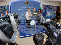 Снимка: Министерство на младежта и спорта - Министър Весела Лечева се срещна с президента на Международната федерация по тенис Дейвид Хагърти