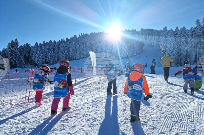 В планините е приятно за туризъм, но на доста места пистите са заледени, предупреждават от Планинската спасителна служба