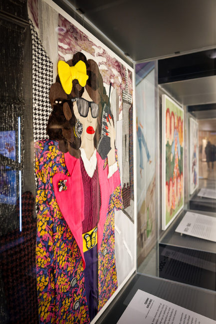 Студенти от НХА представят историята на модата на ХХ век с дрехи за повторна употреба и рециклиране