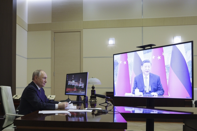 Си каза на Путин, че Китай и Русия трябва да се поддържат твърдо; двамата обсъдиха Тръмп и Украйна, обяви съветник на Кремъл