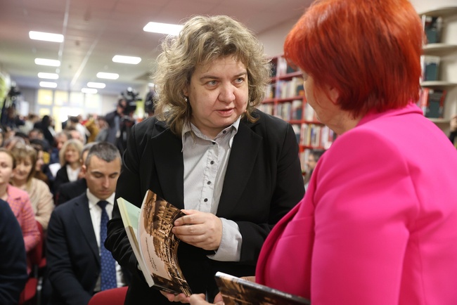 Дано библиотеките да бъдат храмовете, които да върнат вярата в един по-добър свят, каза Наталия Киселова