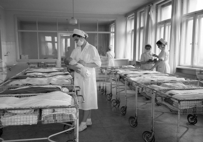 Observing Century-Old Tradition, Bulgarians Honour Midwives