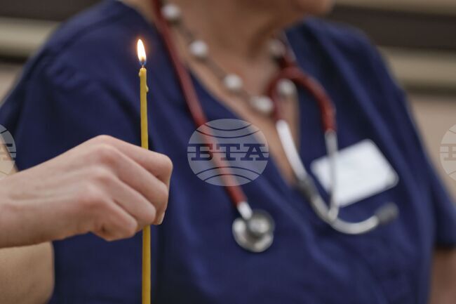 С измиване на ръцете на лекари и акушерки отбелязаха Бабинден в „Майчин дом“