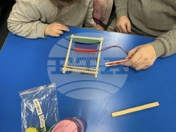 Работилница под надслов „Тъкане на стан“ организираха от училище „Родна реч“ в Лестър