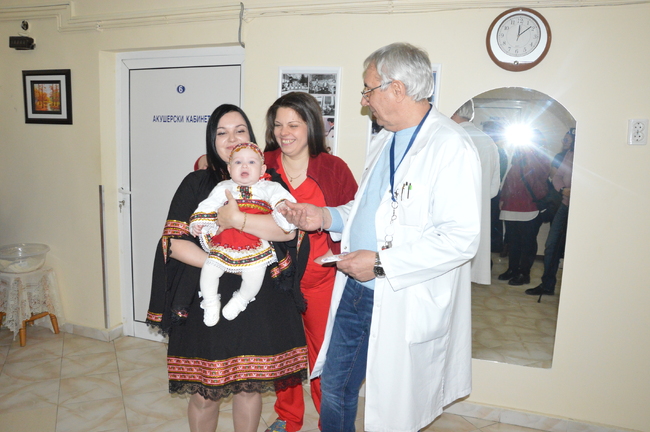 Денят на родилната помощ бе отбелязан днес тържествено в Акушеро-гинекологичното отделение на МБАЛ „Иван Скендеров“ в Гоце Делчев