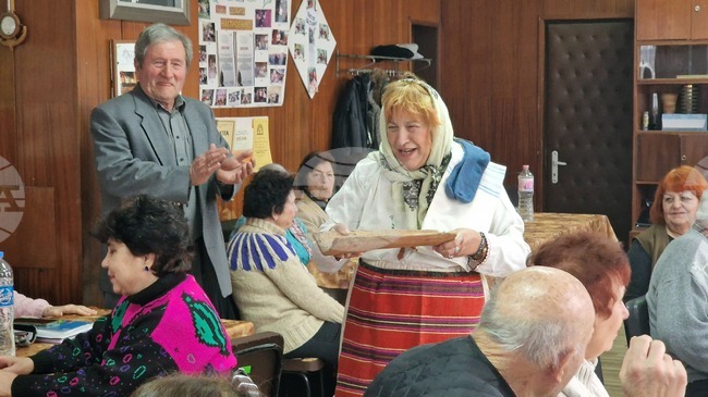 Бабинден отбелязаха в шуменския пенсионерски клуб "Александър Стамболийски"