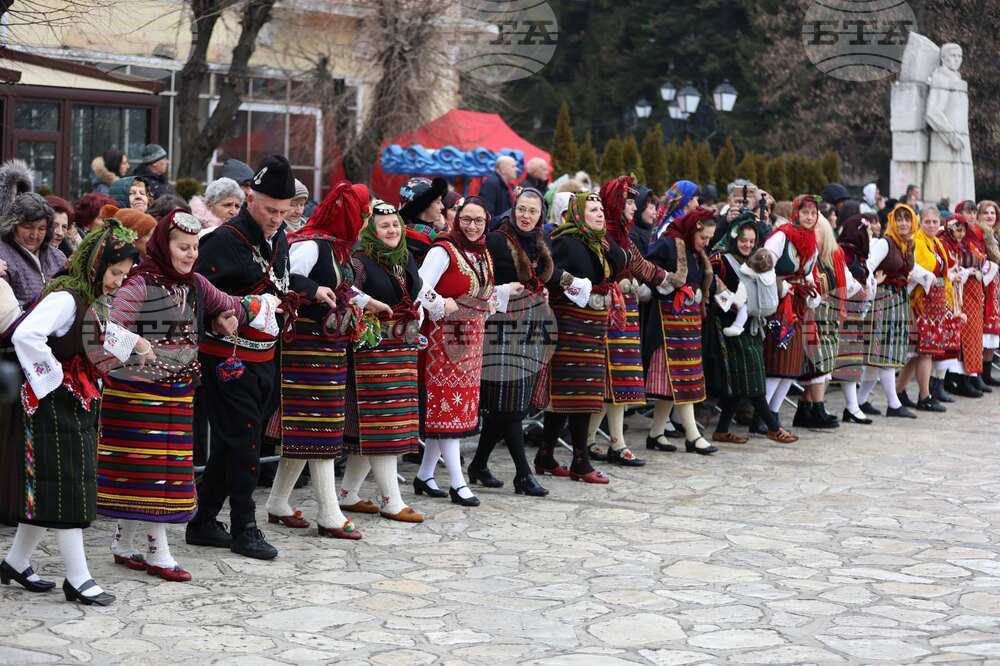 С традиционно бабино хоро в Разлог ще бъде отбелязан Бабинден