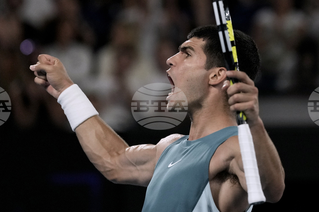 Карлос Алкарас надигра сънародника си Педро Мартинес и се класира за полуфиналите на турнира по тенис в Ротердам, Рубльов отпадна