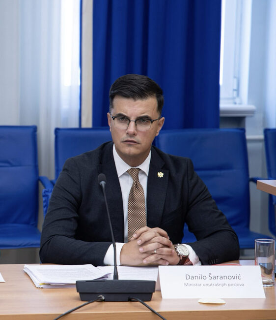 МИНА: В Черна гора са заведени 24 дела срещу полицаи за несъответствие между доходите и начина им на живот, каза вътрешният министър Шаранович