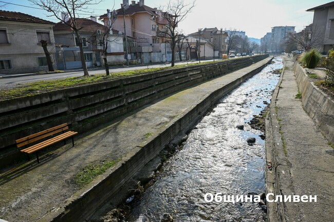 Приключи почистването на реките Новоселска, Селишка и Асеновска в Сливен
