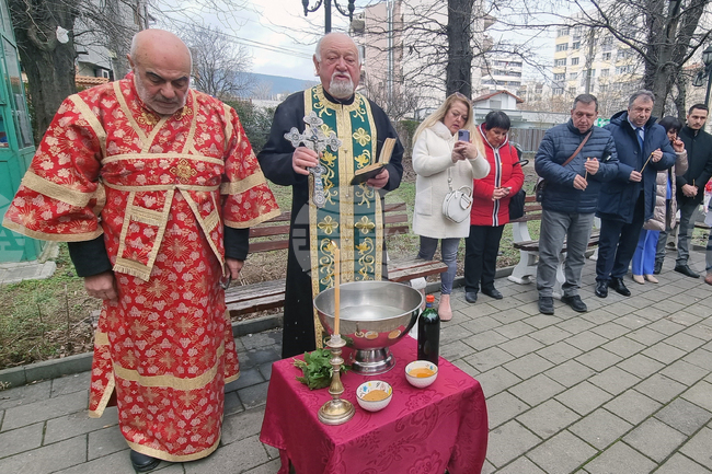 Шумен - Ден на родилната помощ - Бабинден - отбелязване