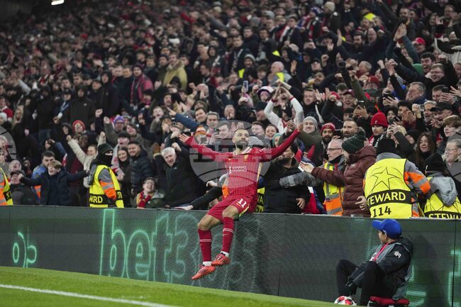 Мохамед Салах иска "отчайващо много" поне още един шампионски парад с феновете на Ливърпул, но този път с титлата от Висшата лига